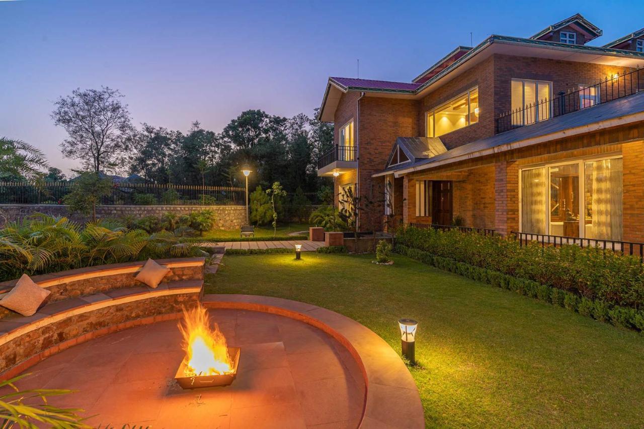 Stayvista At Dhauladhar House - 4Br Luxurious Chateau In Kangra Dharamshala Exterior photo